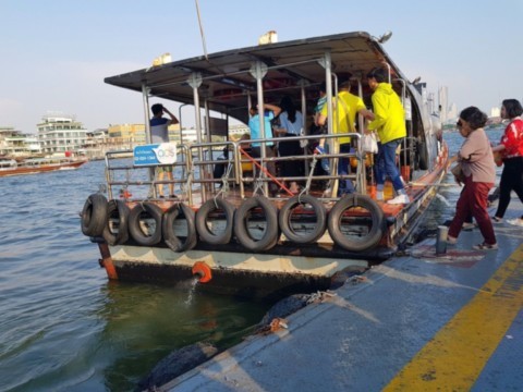 Un taxi boat du Chao Praya
