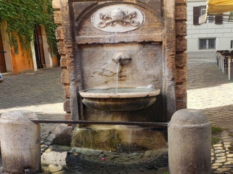 Fontaine de Borgo Pio Rome