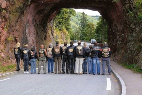 Fermeture de route par 13 militants bikers