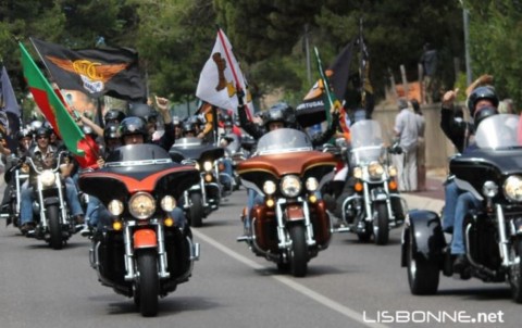 Motos du Rally à la parade