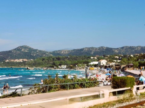 L'ÎLE ROUSSE