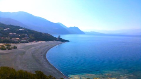 La plage noire de Nonza