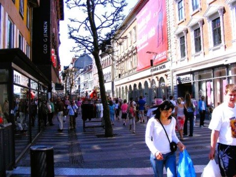 Centre ville d'Aarhus rue piétone.