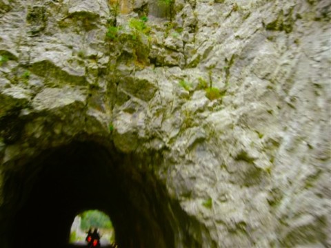 Un petit tunnel, lieu difficile.
