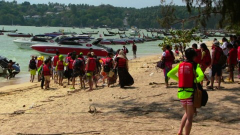 Depart por les îles Semilan