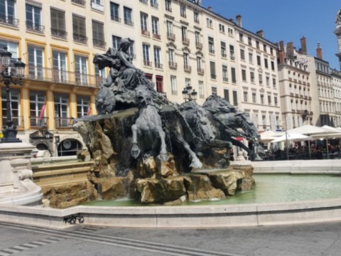 Les Terreaux et la splendide statue de Bartholdi