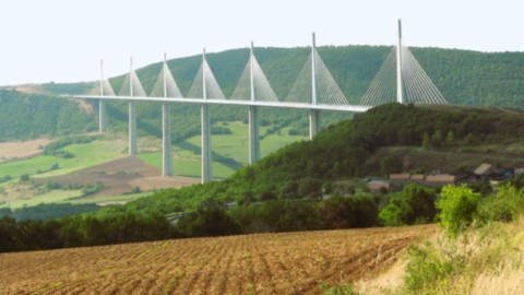 Le viaduc de Millau entier