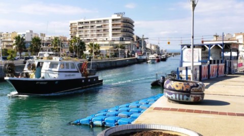 Arrivée des bateaux de pêche Arrivée des bateaux de pêche