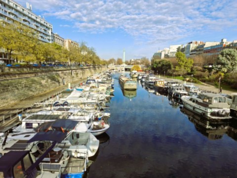 Canal Saint Martin port de plaisance de Paris.