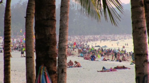 Plage de Phuket encombrée