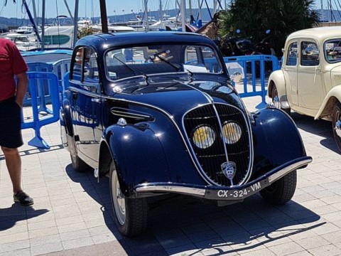 Voitures de collection peugeot 202